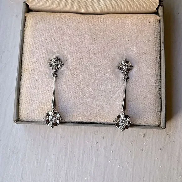 Art Deco 18k White Gold Diamond Drop Earrings - Picture 3 of 6